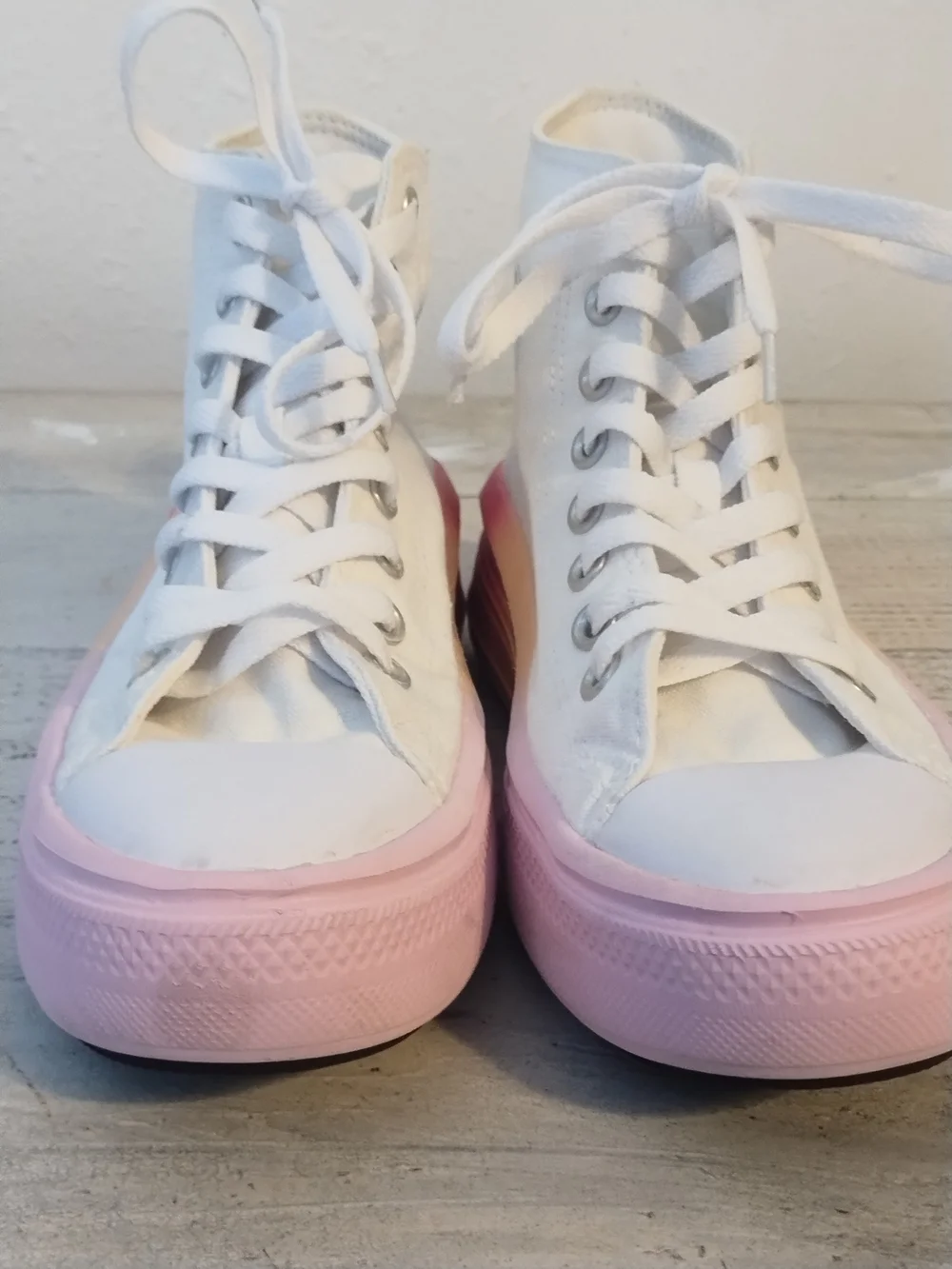 Girl's Fashion Sneakers Converse Chuck Taylor All Star size 4.5 good Platform